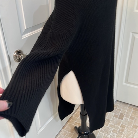 ZARA Single Arm Poncho - Picture 6 of 7